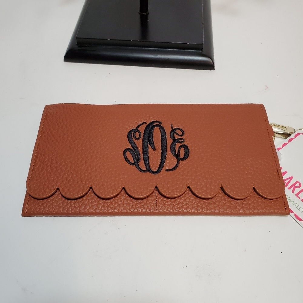 Nwt Monogram “Soe” Scalloped Wallet - image 2